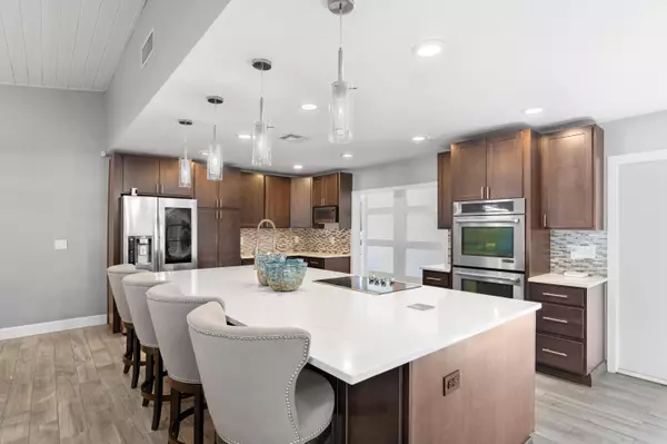 Boca Raton, FL 33487,401 S Country Club BLVD