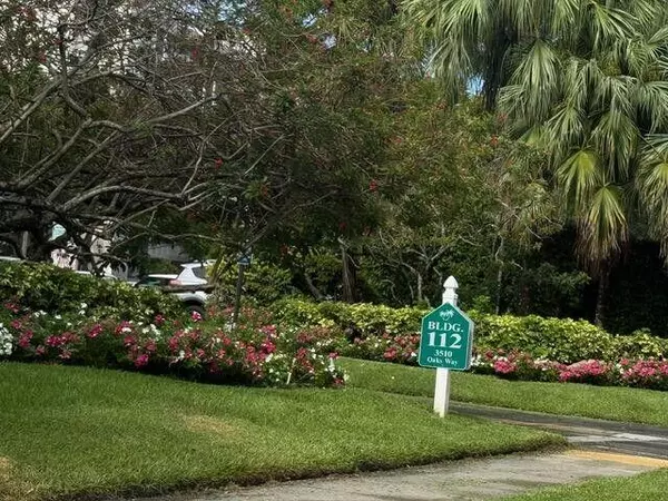 Pompano Beach, FL 33069,3510 Oaks Way 103