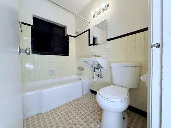 West Palm Beach, FL 33407,545 27th ST