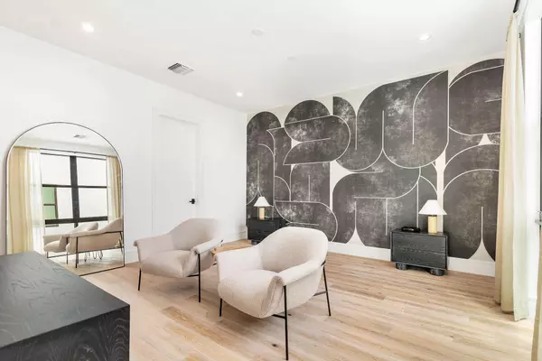 West Palm Beach, FL 33401,1975 Dock ST