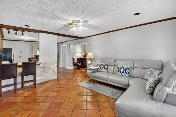 Lake Worth, FL 33463,6533 Athena DR