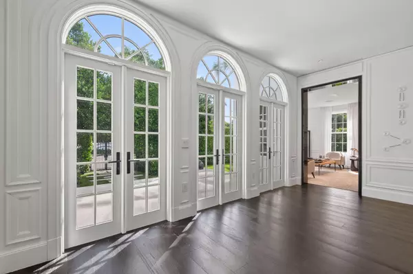 Palm Beach, FL 33480,142 S County RD