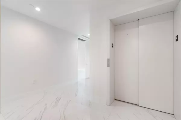 Boca Raton, FL 33432,495 E Royal Palm RD 402