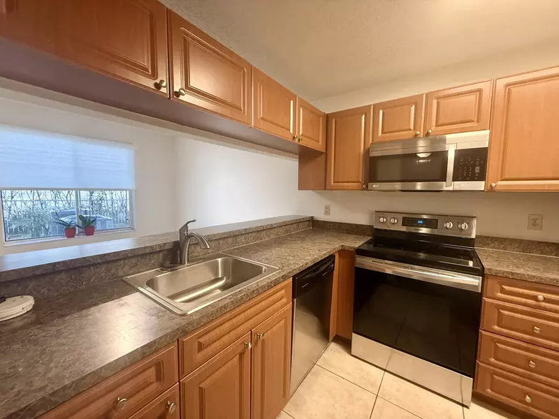 15105 Glenmoor Dr DR, West Palm Beach, FL 33409