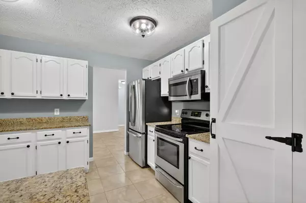 Port Saint Lucie, FL 34953,140 SW Klee CIR