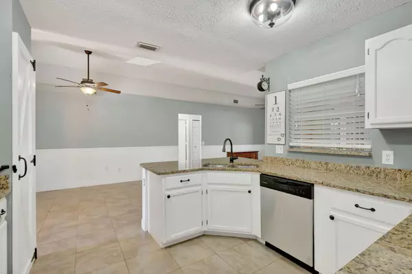 Port Saint Lucie, FL 34953,140 SW Klee CIR