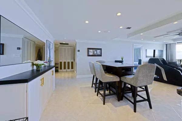 West Palm Beach, FL 33407,5600 N Flagler DR 1906