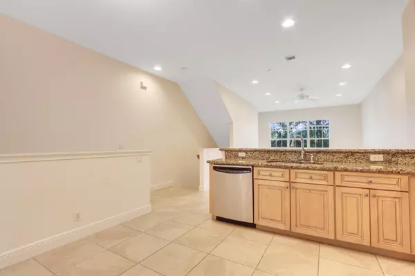 Palm Beach Gardens, FL 33418,4505 S Artesa WAY