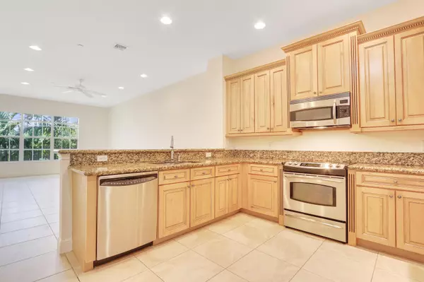 Palm Beach Gardens, FL 33418,4505 S Artesa WAY