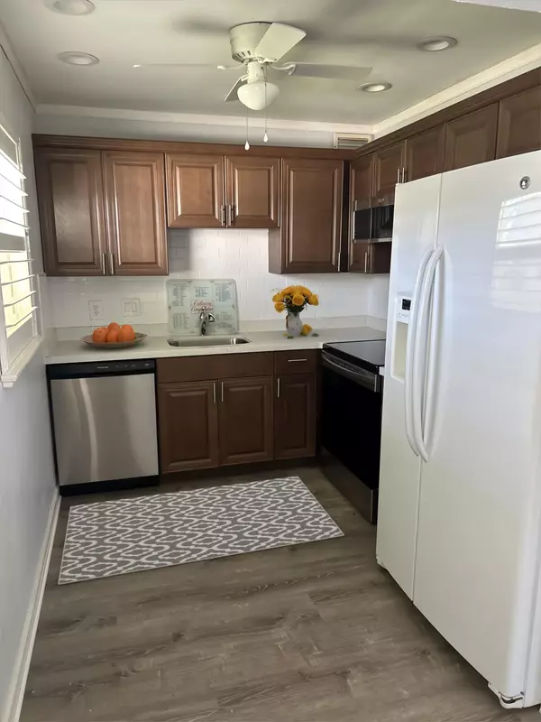 Delray Beach, FL 33446,5 Valencia A