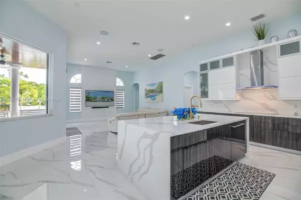 Loxahatchee, FL 33470,14861 N 85th RD