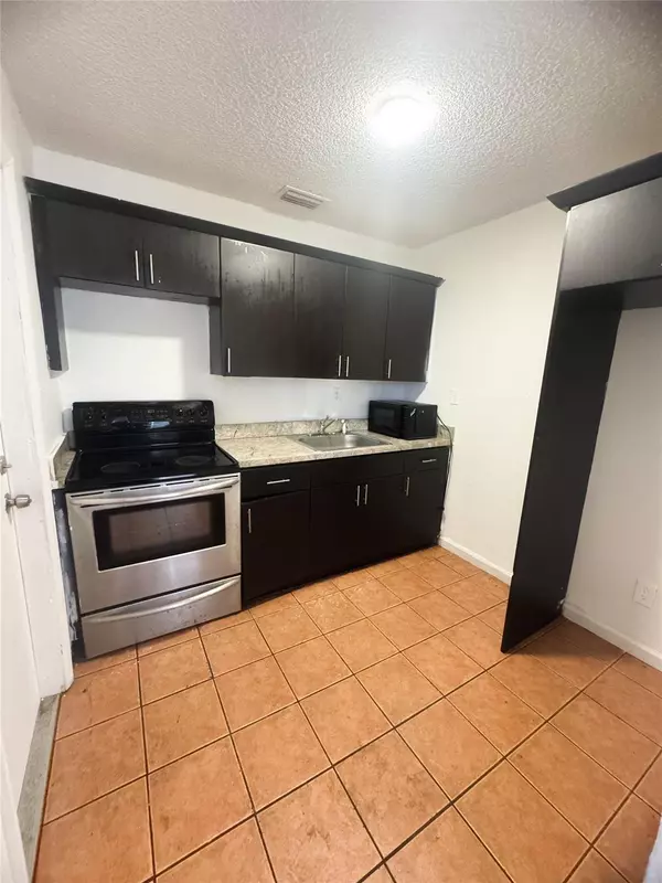 Fort Lauderdale, FL 33311,2647 NW 20th ST