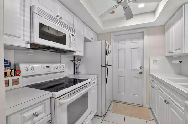 Boca Raton, FL 33431,303 NW 42nd ST