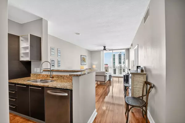 West Palm Beach, FL 33401,550 Okeechobee BLVD 821