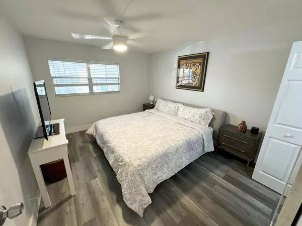 Delray Beach, FL 33446,161 Monaco D