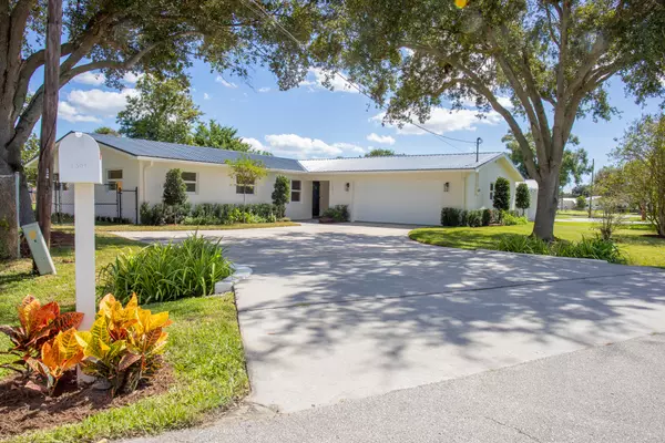 1301 SE 8th AVE, Okeechobee, FL 34974