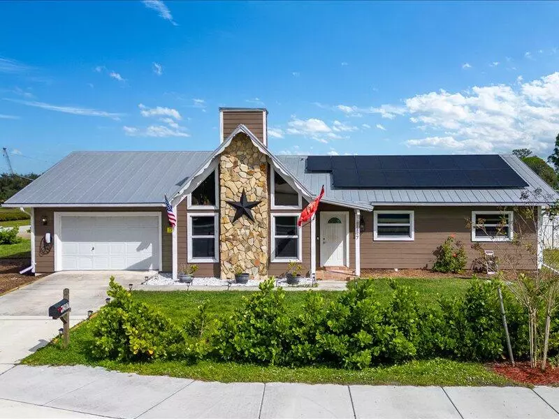 1297 SE Floresta DR, Port Saint Lucie, FL 34983