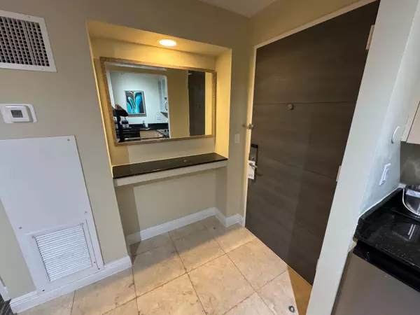 Fort Lauderdale, FL 33304,2670 E Sunrise BLVD 318