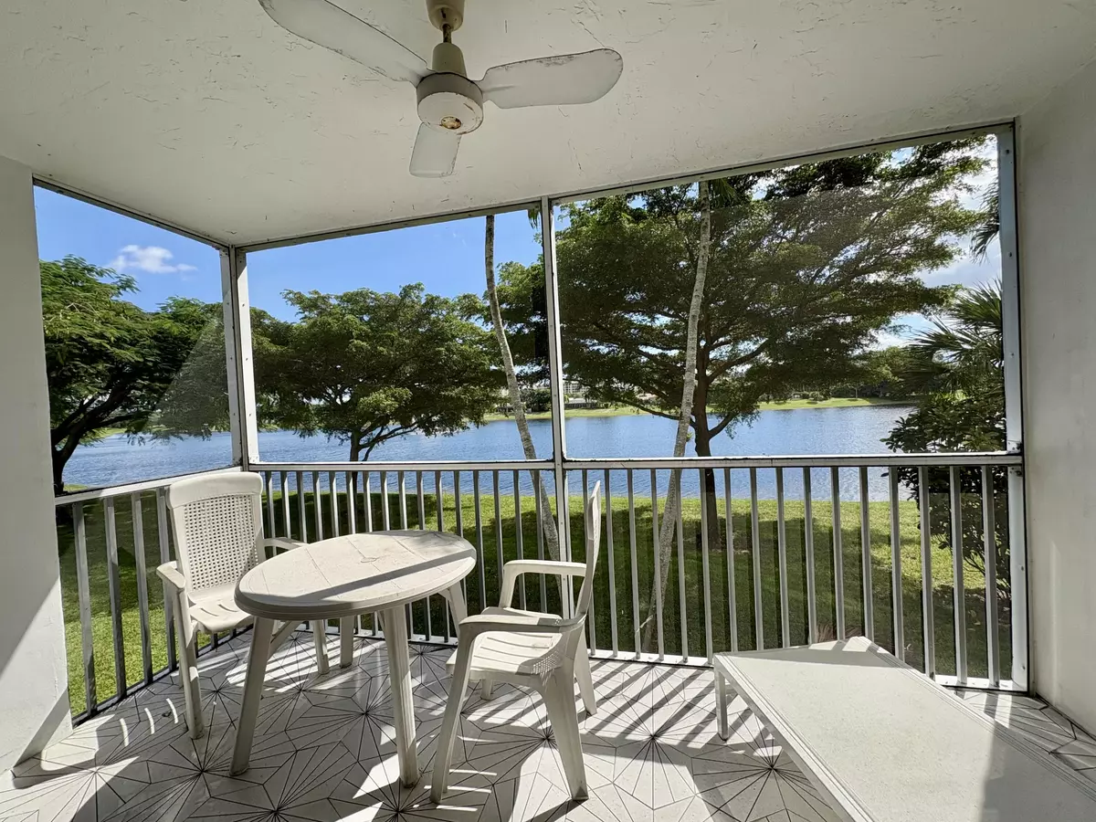 Pompano Beach, FL 33069,3150 N Course LN 202