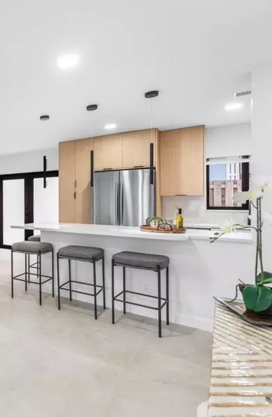 608 SE 2nd Avenue AVE, Delray Beach, FL 33483