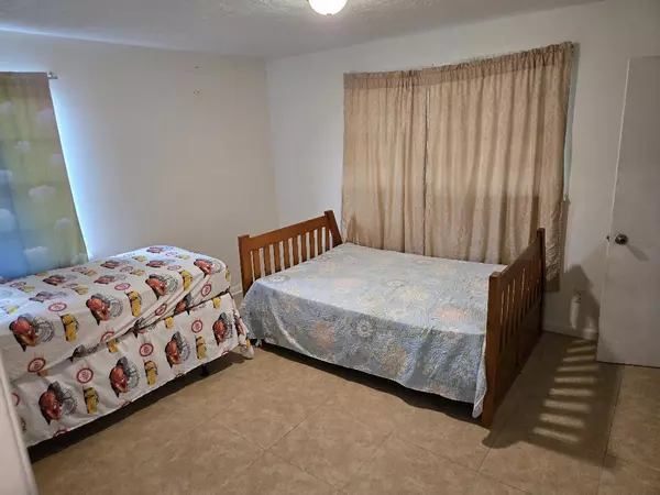 Port Saint Lucie, FL 34983,761 NW Bayshore BLVD