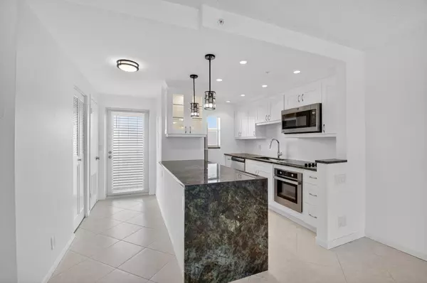 Highland Beach, FL 33487,3101 S Ocean BLVD 514