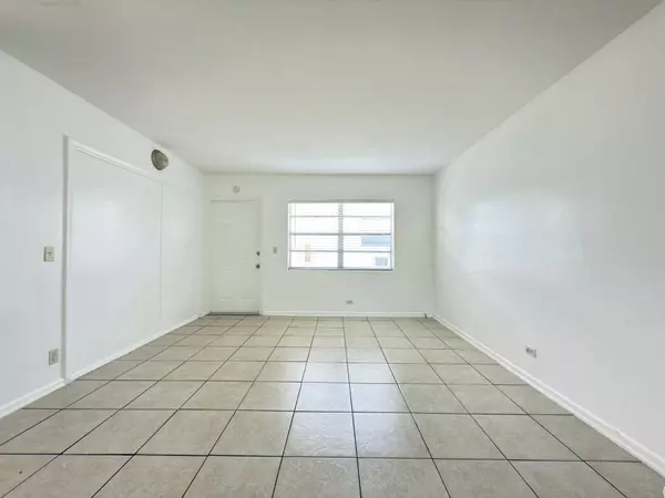 Riviera Beach, FL 33404,1172 W 34th ST 1
