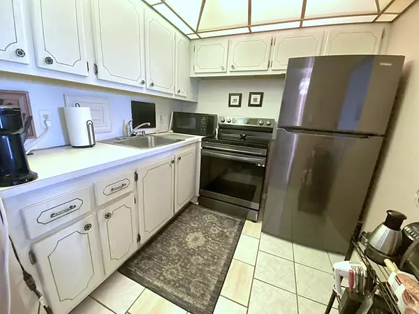 Deerfield Beach, FL 33442,384 Tilford R