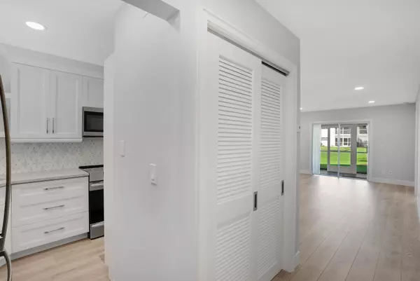 Jupiter, FL 33469,18081 SE Country Club DR 115