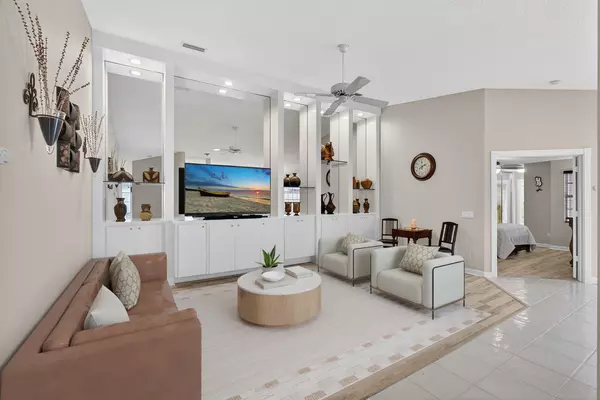 Palm Beach Gardens, FL 33410,4174 Royal Oak DR