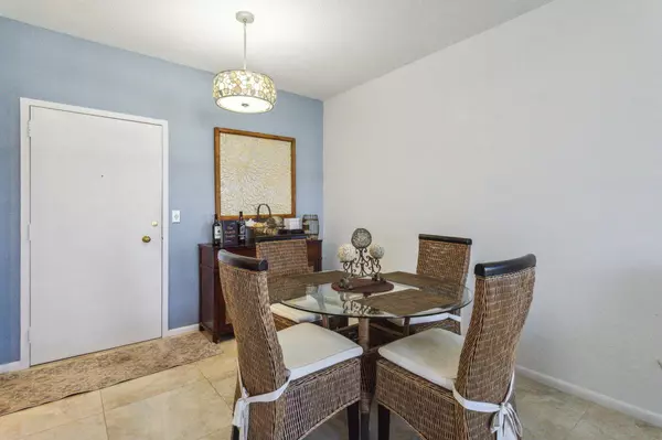 Palm Beach, FL 33480,3230 S Ocean BLVD D607