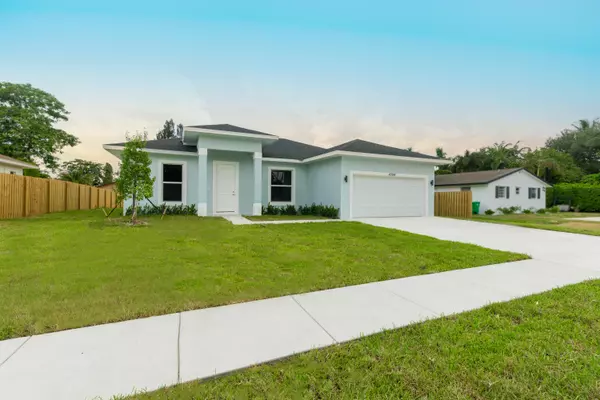 4084 Linda LN, Palm Springs, FL 33406