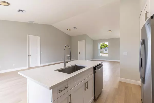 Palm Springs, FL 33406,4084 Linda LN