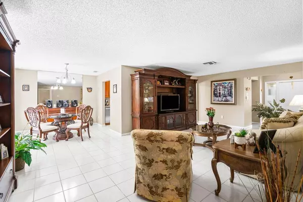 Greenacres, FL 33463,6369 Lakemont CIR