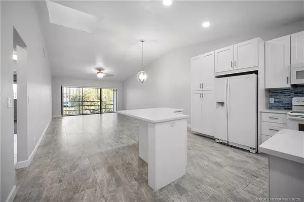 Stuart, FL 34994,3011 SE Aster LN 810