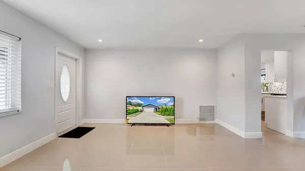 Delray Beach, FL 33445,2941 Angler DR