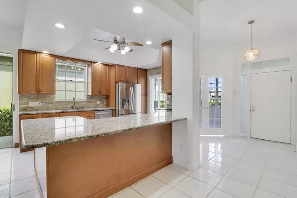 Port Saint Lucie, FL 34986,220 NW Bentley CIR