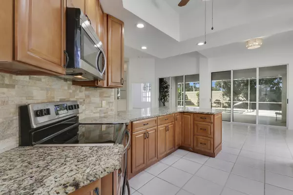 Port Saint Lucie, FL 34986,220 NW Bentley CIR