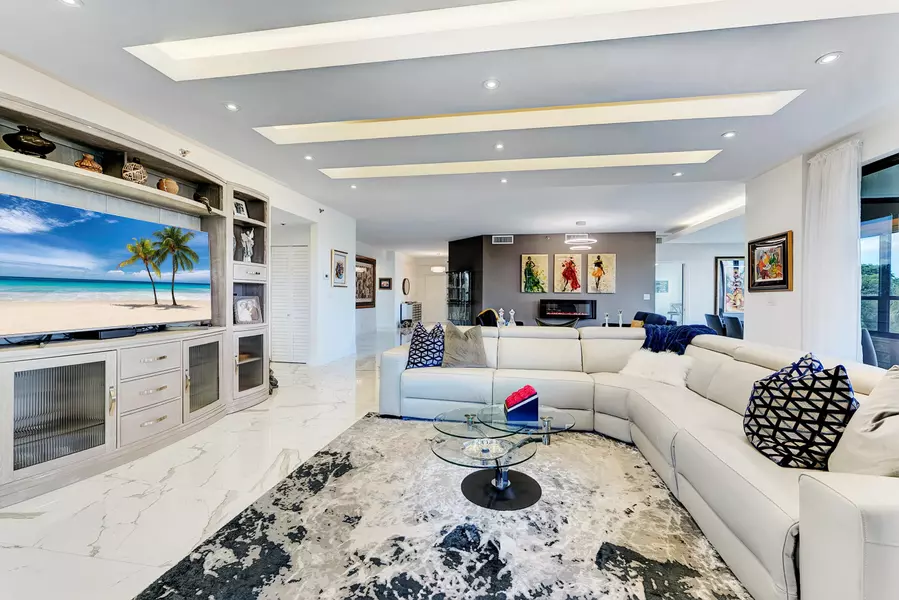 7235 Promenade DR J-302, Boca Raton, FL 33433