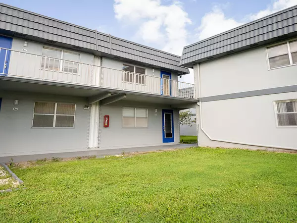Delray Beach, FL 33446,506 Saxony K K