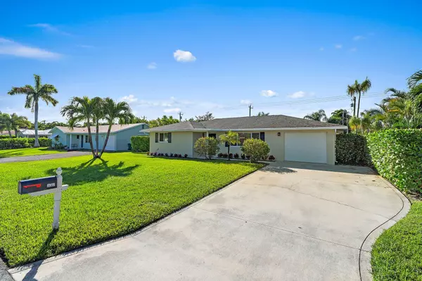 Tequesta, FL 33469,372 Franklin RD