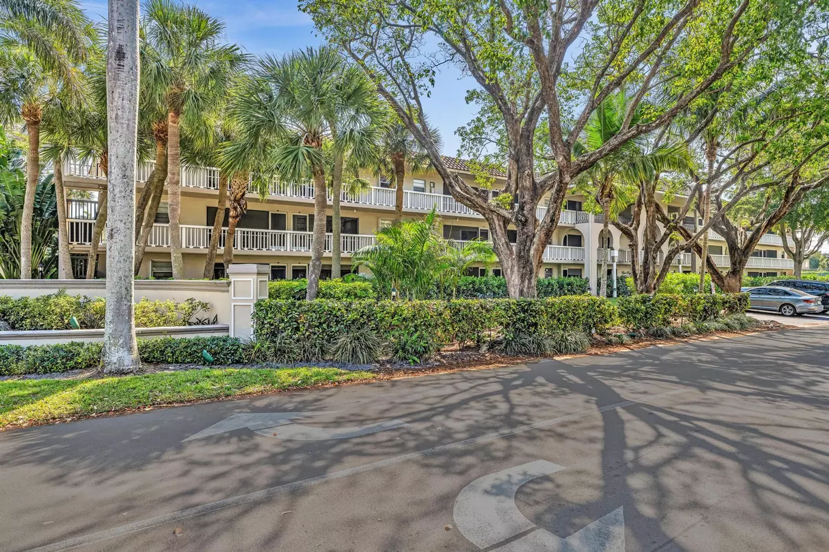 Boca Raton, FL 33432,100 Royal Palm Way WAY 303
