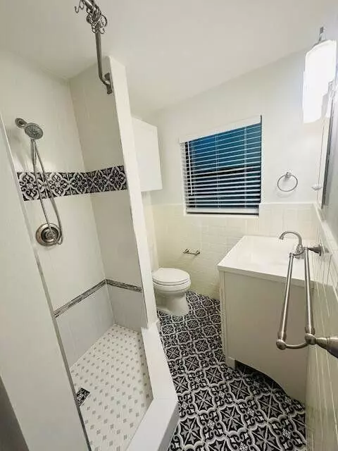 Delray Beach, FL 33483,555 Banyan Tree LN 5