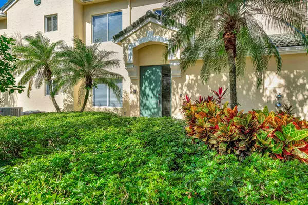 Palm Beach Gardens, FL 33418,104 Palm Point CIR C