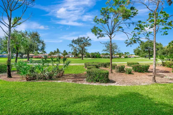 Palm Beach Gardens, FL 33418,104 Palm Point CIR C