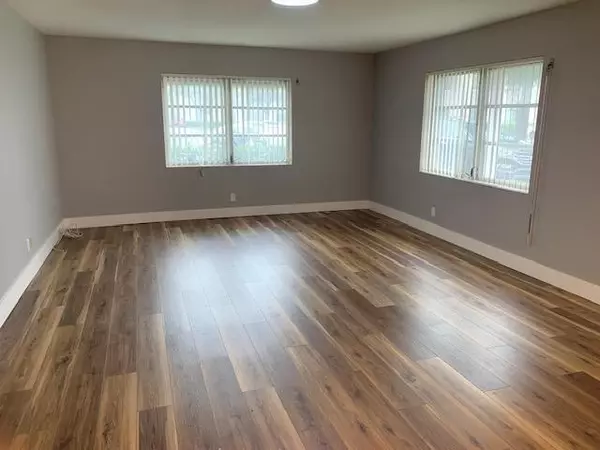 Wilton Manors, FL 33305,119 NE 19th CT 112g