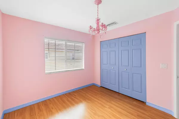 Deerfield Beach, FL 33441,176 SE SE 2nd ST