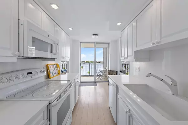 West Palm Beach, FL 33401,1801 S Flagler DR 1206