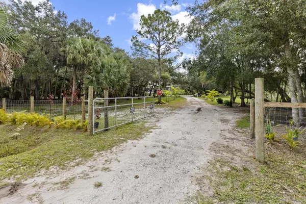Okeechobee, FL 34972,14412 NW 296th ST