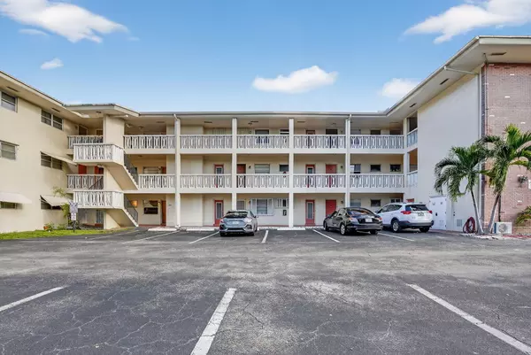 Plantation, FL 33313,4770 NW 10th CT 104